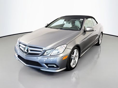 Used 2011 Mercedes-Benz E 550 Cabriolet image 4