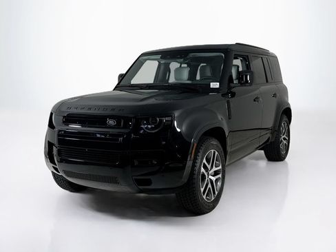 Used 2026 Land Rover Defender 110 X-Dynamic SE AWD/4WD image 1