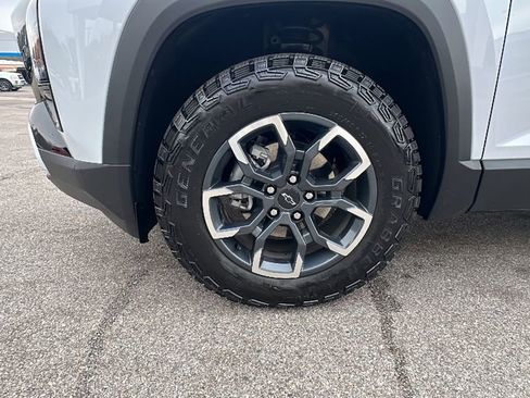 Used 2026 Chevrolet Equinox ACTIV w/ Safety and Technology Package image 9