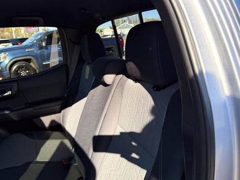 Used 2020 Toyota Tacoma TRD Sport image 8