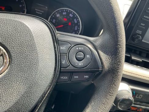 Used 2019 Toyota RAV4 XLE FWD image 23