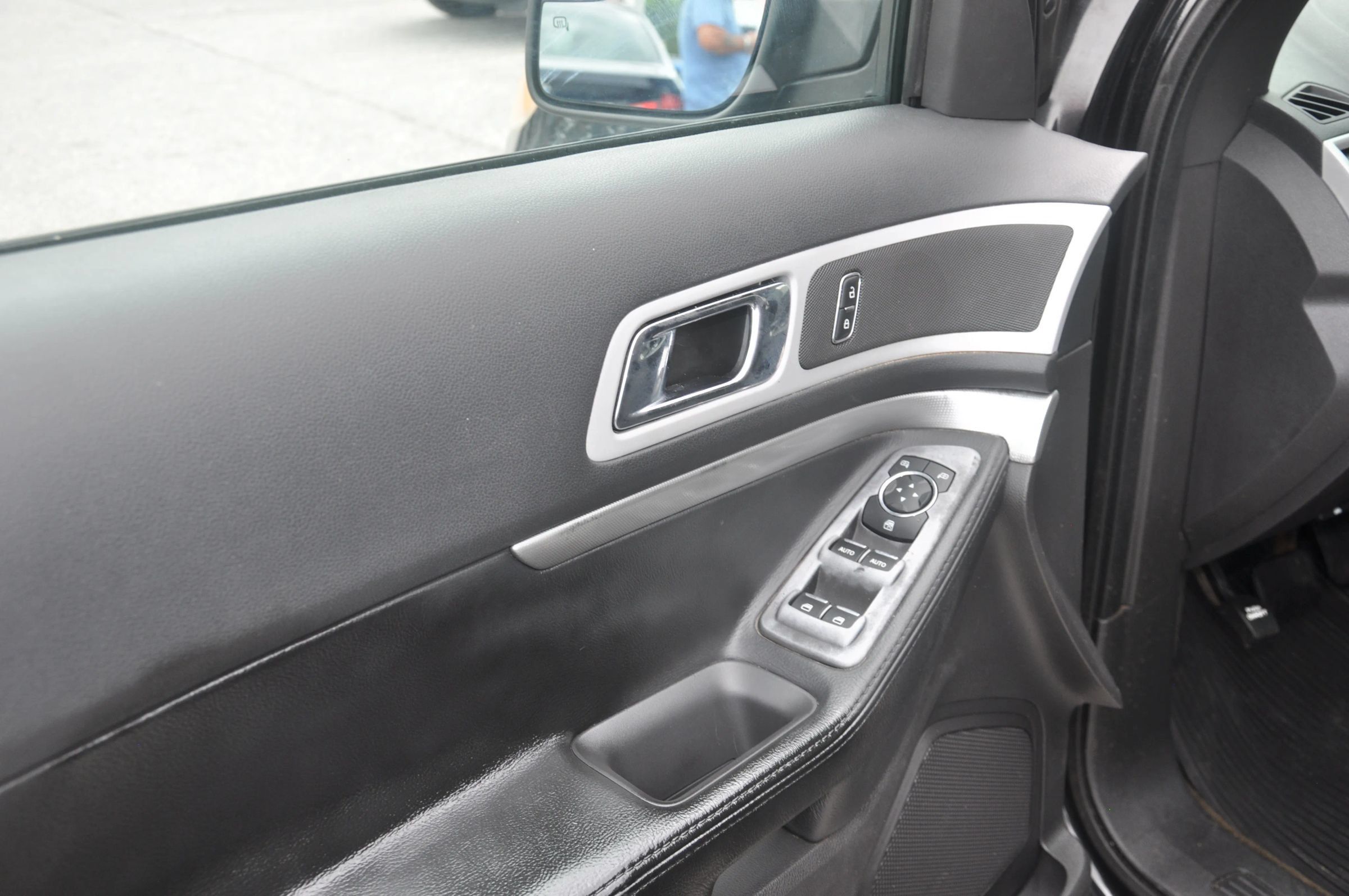 Used 2014 Ford Explorer XLT AWD/4WD image 20