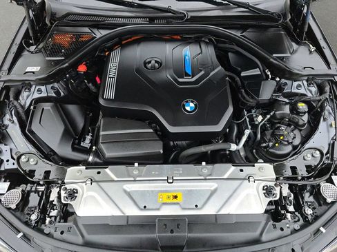 Used 2021 BMW 330e w/ Convenience Package RWD image 32