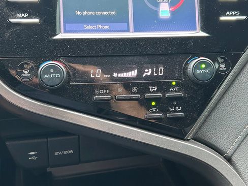 Used 2019 Toyota Camry SE FWD image 28