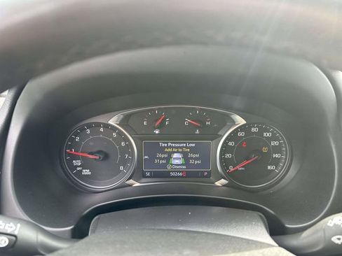 Used 2024 GMC Terrain SLT image 27