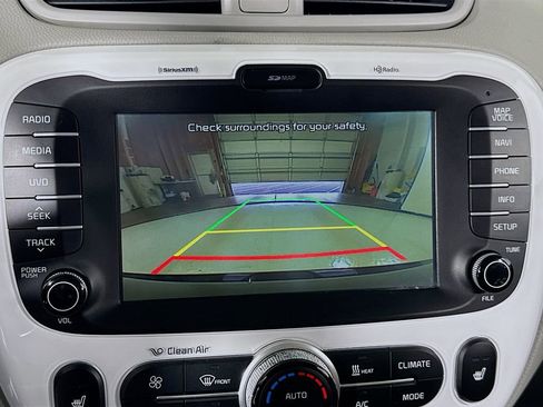 Used 2016 Kia Soul EV FWD image 34