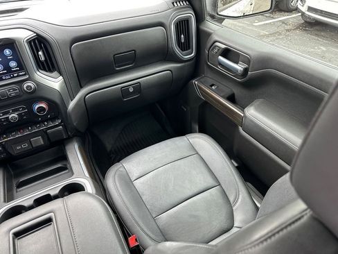 Used 2021 Chevrolet Silverado 1500 LT Trail Boss w/ Convenience Package II image 17