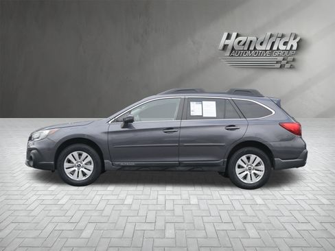 Used 2019 Subaru Outback 2.5i Premium image 6