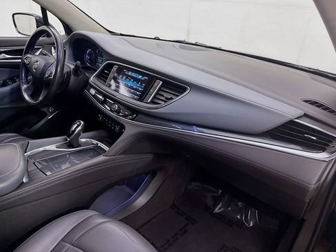 Used 2019 Buick Enclave Essence image 32