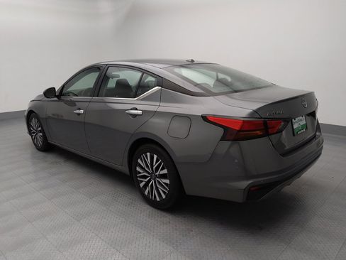 Used 2023 Nissan Altima 2.5 SV image 3