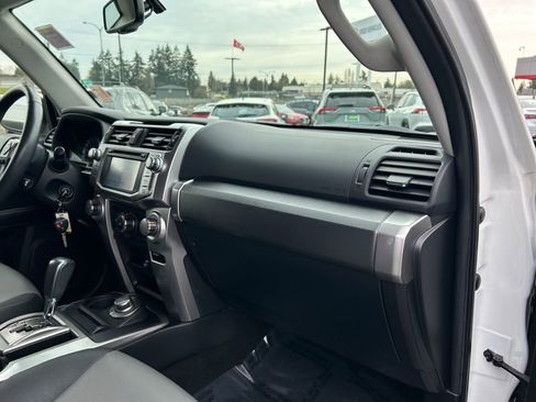 Used 2019 Toyota 4Runner SR5 Premium image 26