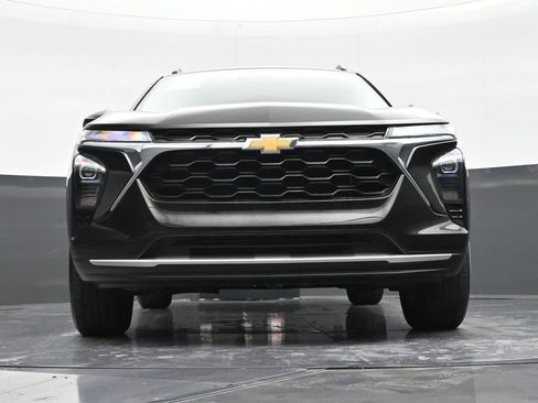 Used 2024 Chevrolet Trax LT FWD image 27