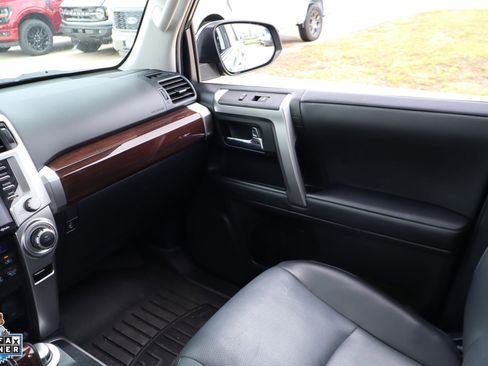 Used 2022 Toyota 4Runner Limited AWD/4WD image 26