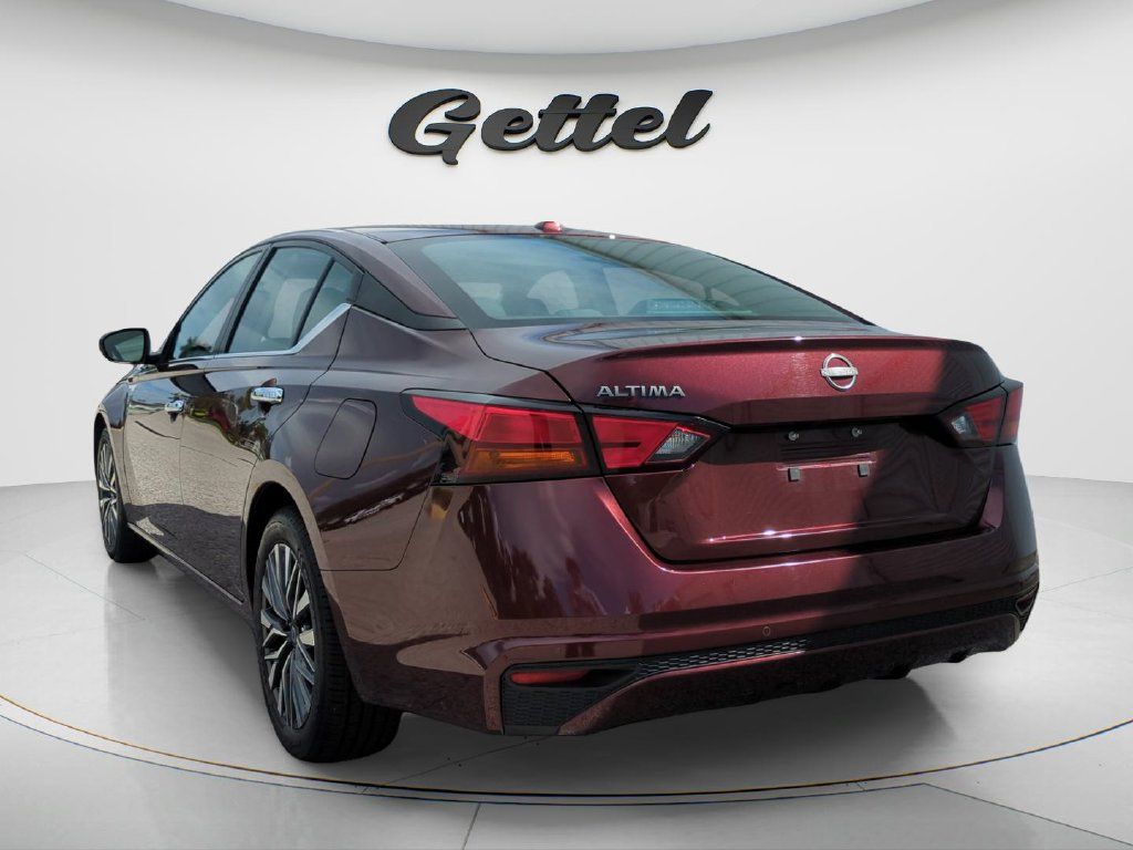 Certified 2025 Nissan Altima 2.5 SV FWD image 7