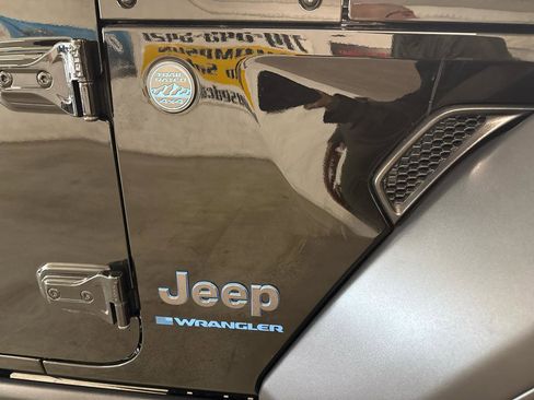 Used 2024 Jeep Wrangler Unlimited image 80