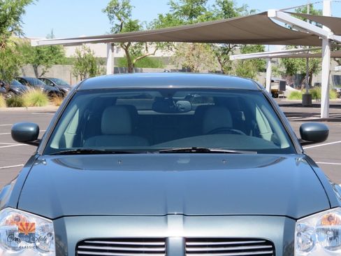 Used 2005 Dodge Magnum R/T w/ Convenience Group II RWD image 40