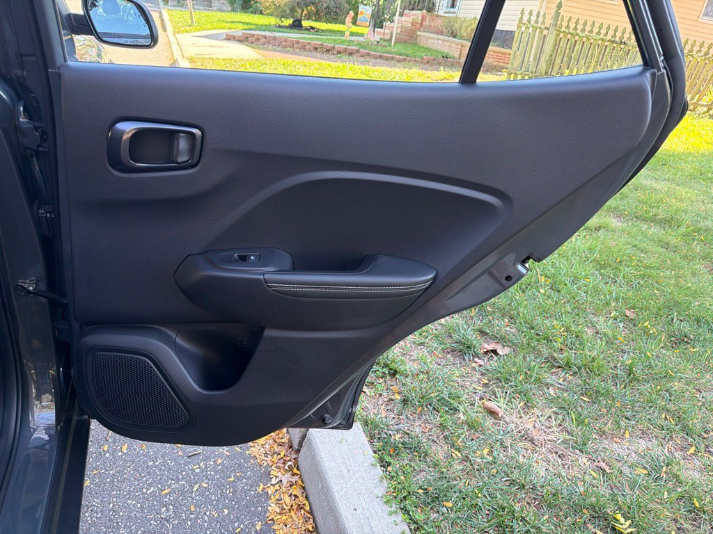 Certified 2024 Hyundai Venue Limited FWD image 12