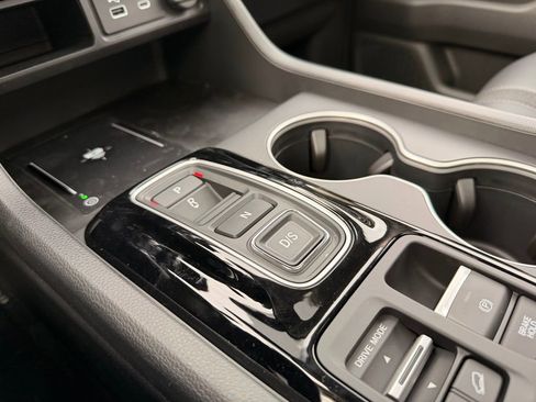 New 2025 Honda Pilot Touring image 11