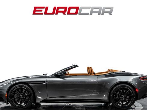 Used 2019 Aston Martin DB11 Volante RWD image 2