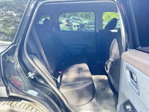 Used 2023 Nissan Rogue S AWD/4WD image 13