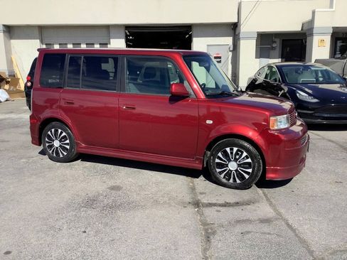 Used 2006 Scion xB FWD image 9