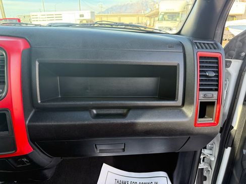 Used 2014 RAM 1500 Express image 30