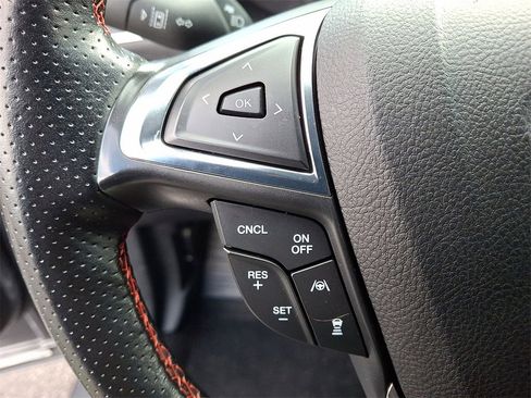 Used 2022 Ford Edge ST-Line image 17