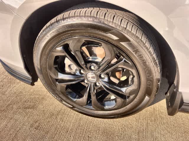 Certified 2025 Honda Accord SE image 9