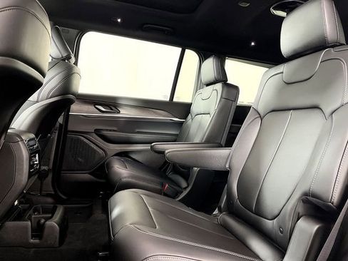 New 2025 Jeep Grand Cherokee L Limited image 25