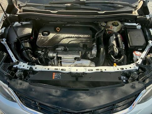 Used 2017 Chevrolet Cruze LT w/ Sun And Sound Package FWD image 21