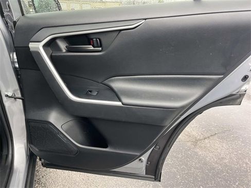 Used 2020 Toyota RAV4 LE image 22