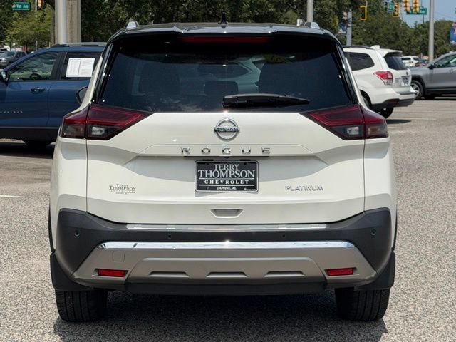 Used 2021 Nissan Rogue Platinum FWD image 3