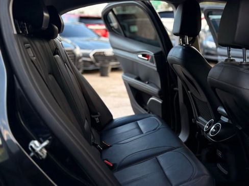 Used 2019 Alfa Romeo Stelvio image 17