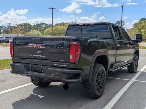 Used 2023 GMC Sierra 2500 Denali w/ Denali Black Diamond Edition image 5