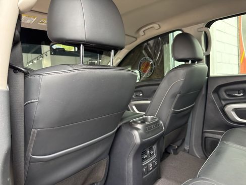 Used 2019 Nissan Titan PRO-4X image 7