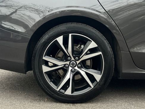 Used 2024 Volvo S60 B5 Core image 12