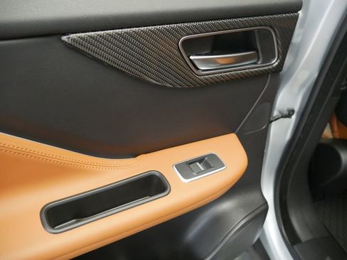 Used 2019 Jaguar F-PACE SVR image 23