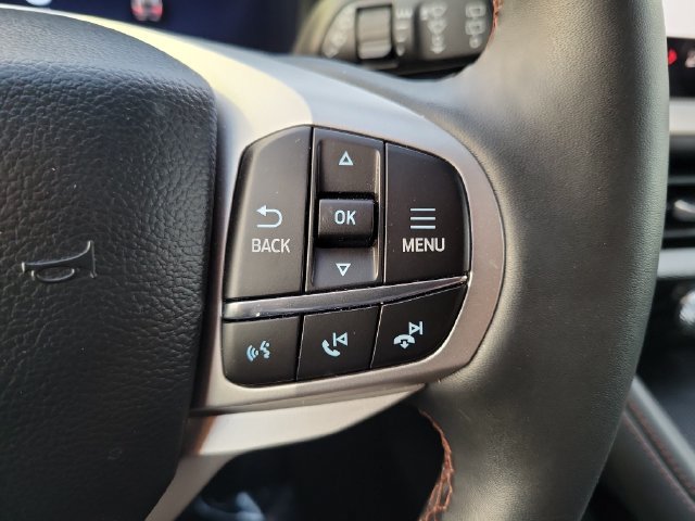 Used 2025 Ford Explorer Active w/ Active Comfort Package RWD image 6
