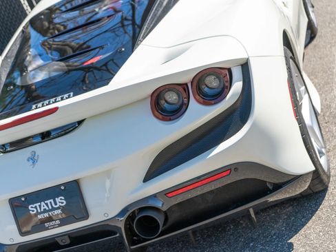 Used 2021 Ferrari F8 Tributo RWD image 40