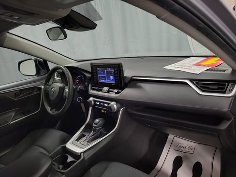 Used 2020 Toyota RAV4 LE image 26