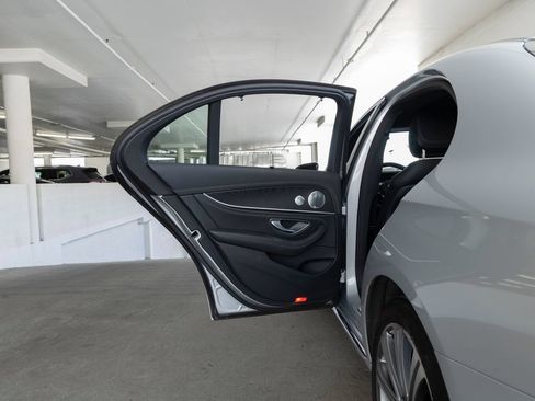 Used 2019 Mercedes-Benz E 300 image 19