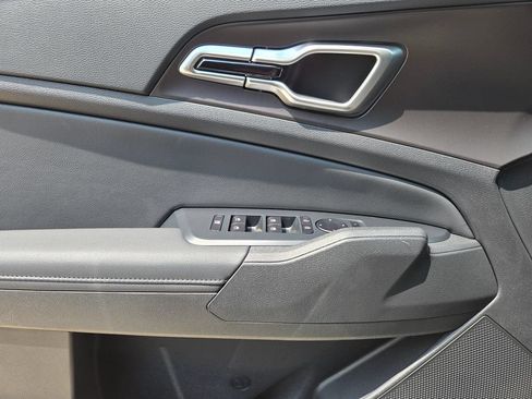New 2026 Kia Sportage EX FWD image 18