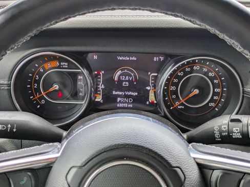 Used 2022 Jeep Wrangler Unlimited Sahara w/ LED Lighting Group AWD/4WD image 27