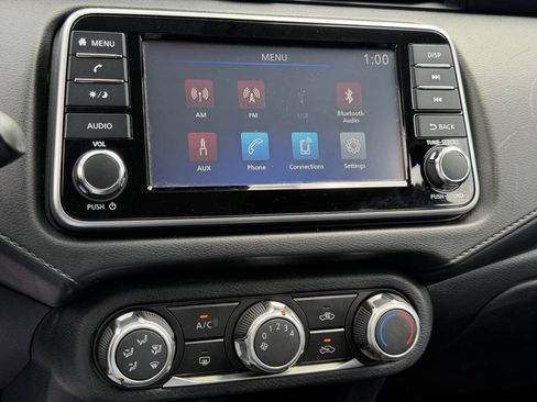 Used 2022 Nissan Versa S FWD image 30