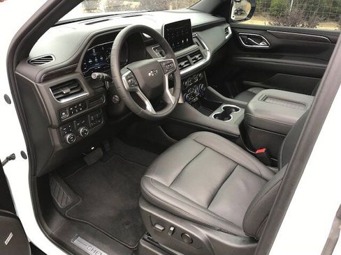 Used 2024 Chevrolet Suburban Z71 w/ Z71 Off-Road Package image 5