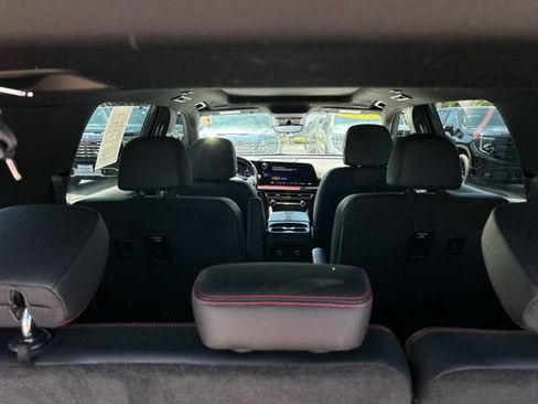 Used 2024 Chevrolet Traverse RS AWD/4WD image 12