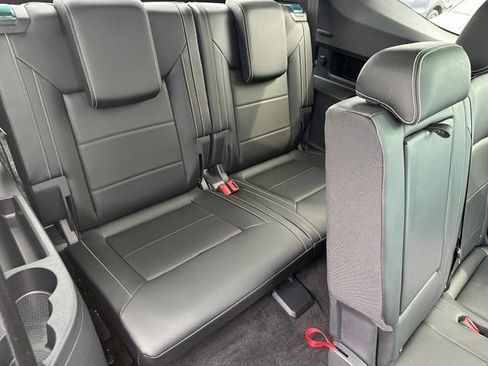 Used 2023 Volkswagen Atlas SEL AWD/4WD image 10
