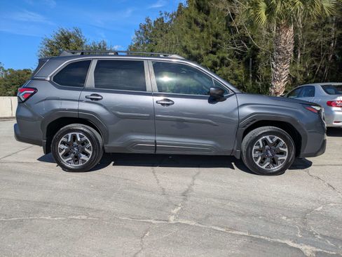 Certified 2025 Subaru Forester Premium image 3