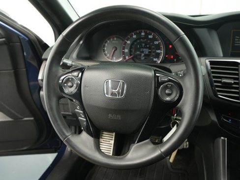 Used 2017 Honda Accord Sport image 41
