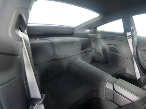 Certified 2025 Porsche 911 Carrera RWD image 39